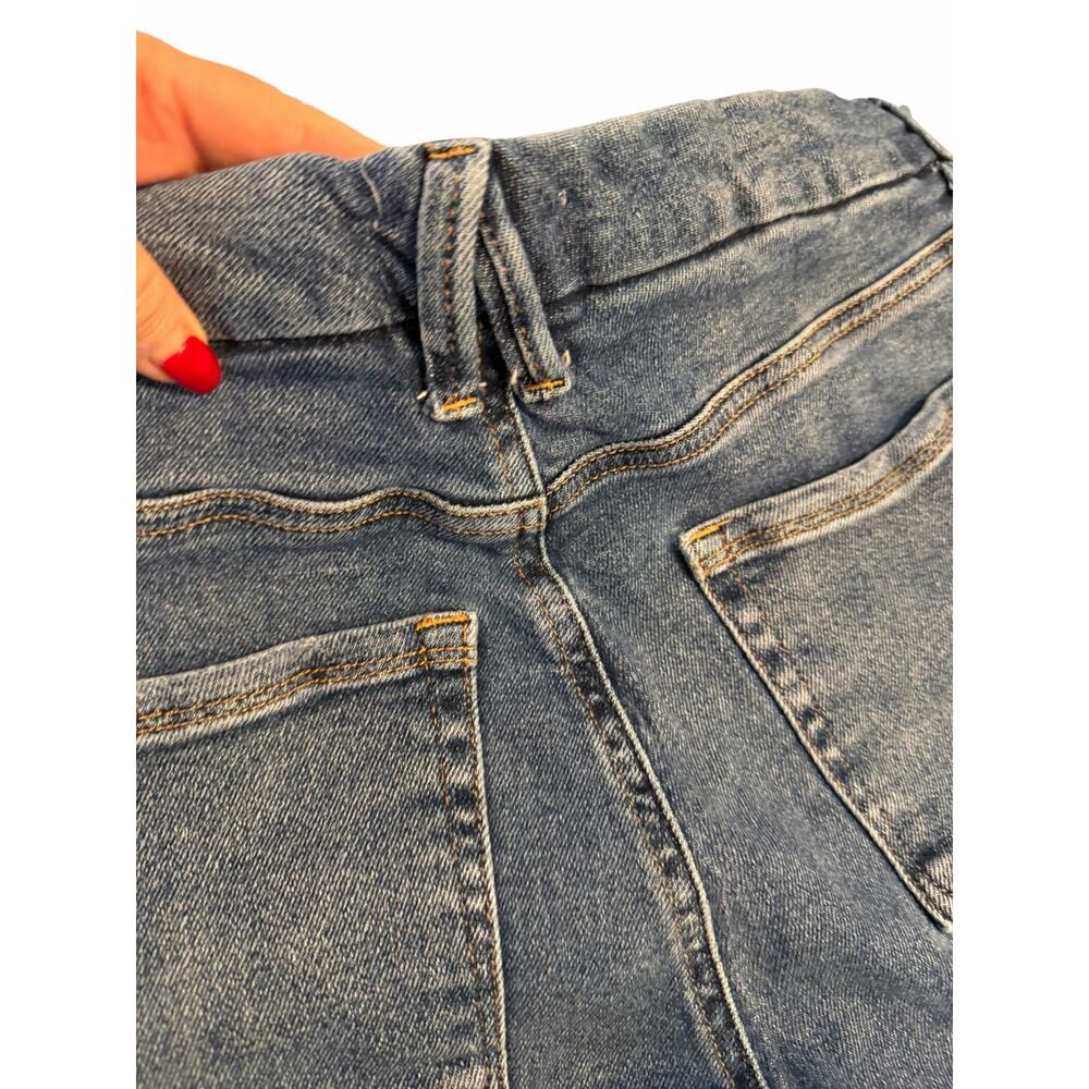 Good American Distressed Cropped Jeans - Picture 11 of 13